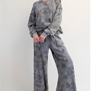 Easel Los Angeles Floral Print Washed Terry Pullover and Pants Set